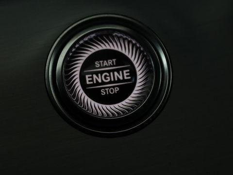 Mercedes-Benz E-Klasse 300de 4Matic AMG Night | Panoramadak | Trekhaak | Stoelverwarming | 360 camera | Adaptive cruise | Leder/Alcantara | Burmeseter | Matrix LED | Navigatie