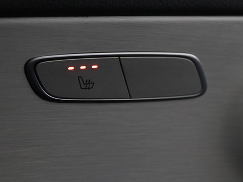 Mercedes-Benz E-Klasse 300de 4Matic AMG Night | Panoramadak | Trekhaak | Stoelverwarming | 360 camera | Adaptive cruise | Leder/Alcantara | Burmeseter | Matrix LED | Navigatie