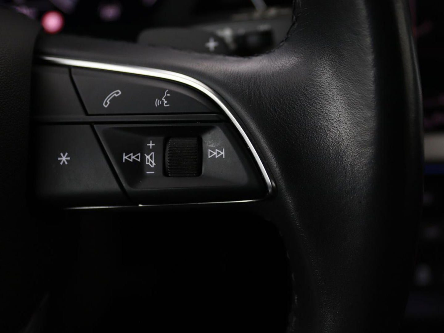 Audi A3 45 TFSIe Business Edition | Head-Up | Stoelverwarming | Adaptive cruise | Carplay | Bang & Olufsen | Matrix LED | Keyless | Park Assist | Virtual Cockpit