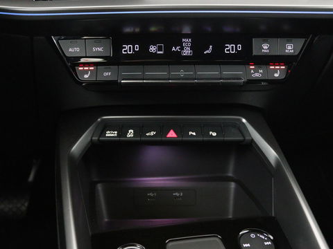 Audi A3 45 TFSIe Business Edition | Head-Up | Stoelverwarming | Adaptive cruise | Carplay | Bang & Olufsen | Matrix LED | Keyless | Park Assist | Virtual Cockpit