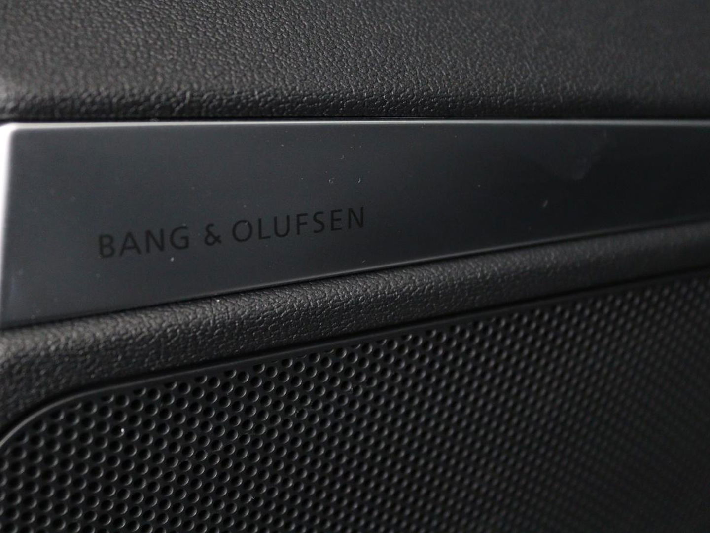 Audi A3 45 TFSIe Business Edition | Head-Up | Stoelverwarming | Adaptive cruise | Carplay | Bang & Olufsen | Matrix LED | Keyless | Park Assist | Virtual Cockpit