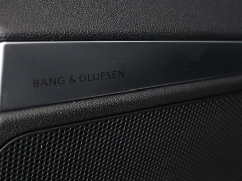 Audi A3 45 TFSIe Business Edition | Head-Up | Stoelverwarming | Adaptive cruise | Carplay | Bang & Olufsen | Matrix LED | Keyless | Park Assist | Virtual Cockpit