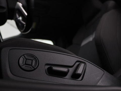 Audi A3 45 TFSIe Business Edition | Head-Up | Stoelverwarming | Adaptive cruise | Carplay | Bang & Olufsen | Matrix LED | Keyless | Park Assist | Virtual Cockpit