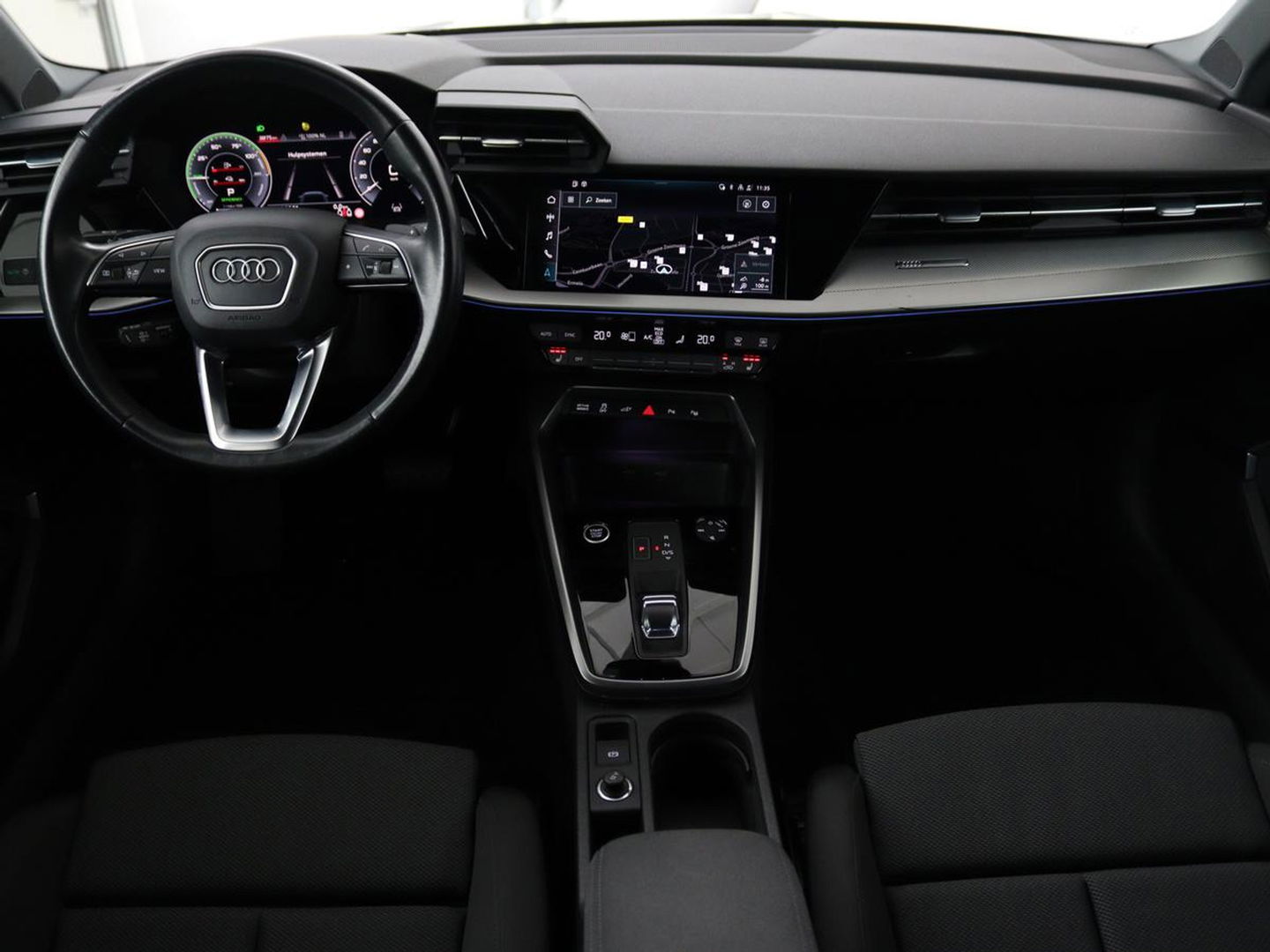 Audi A3 45 TFSIe Business Edition | Head-Up | Stoelverwarming | Adaptive cruise | Carplay | Bang & Olufsen | Matrix LED | Keyless | Park Assist | Virtual Cockpit