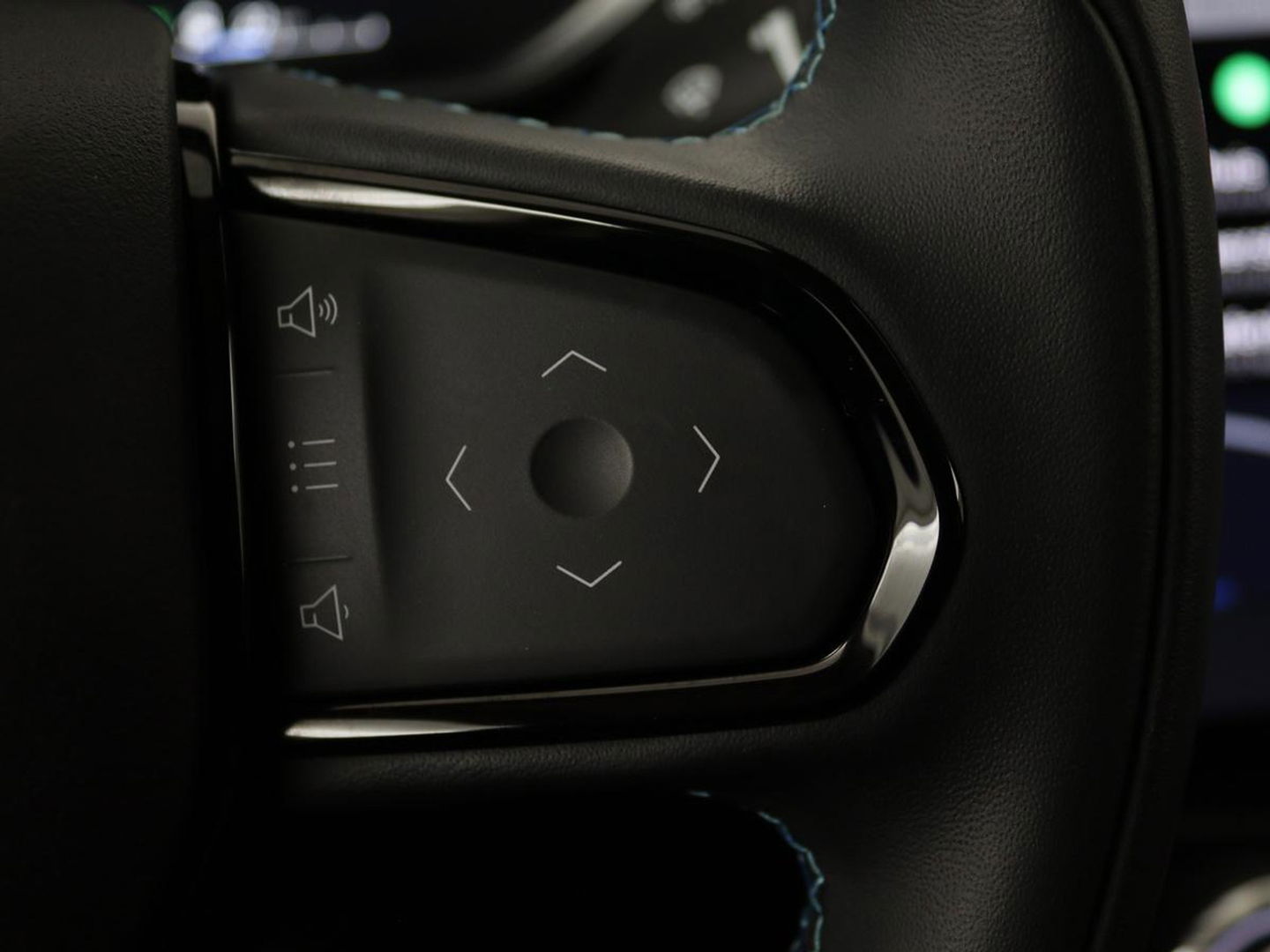 Lynk & Co 01 1.5 Plug In | Panoramadak | Infinity by Harman | 360 camera | Adaptive cruise | Stoelverwarming | Carplay | Memory | Full LED