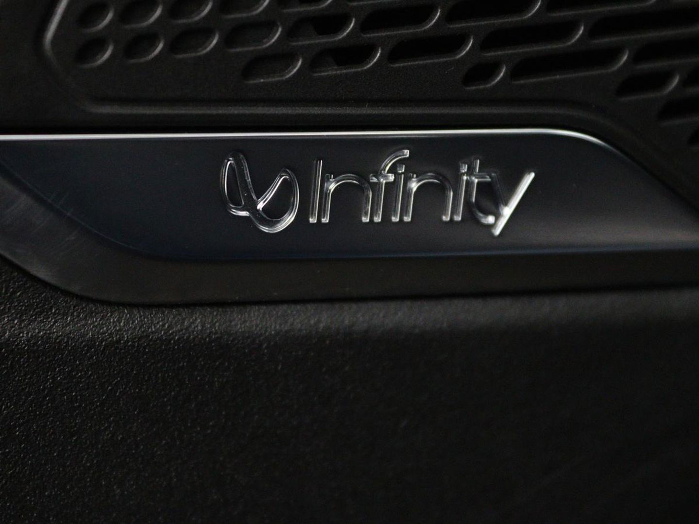 Lynk & Co 01 1.5 Plug In | Panoramadak | Infinity by Harman | 360 camera | Adaptive cruise | Stoelverwarming | Carplay | Memory | Full LED