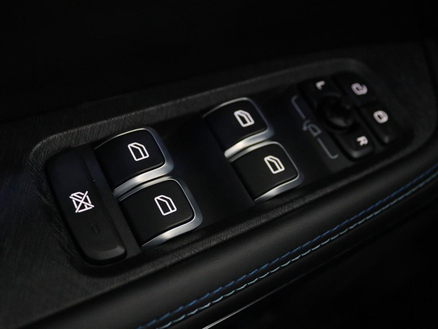 Lynk & Co 01 1.5 Plug In | Panoramadak | Infinity by Harman | 360 camera | Adaptive cruise | Stoelverwarming | Carplay | Memory | Full LED