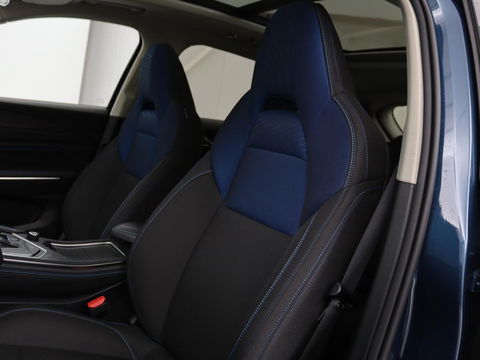 Lynk & Co 01 1.5 Plug In | Panoramadak | Infinity by Harman | 360 camera | Adaptive cruise | Stoelverwarming | Carplay | Memory | Full LED