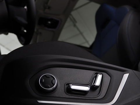 Lynk & Co 01 1.5 Plug In | Panoramadak | Infinity by Harman | 360 camera | Adaptive cruise | Stoelverwarming | Carplay | Memory | Full LED