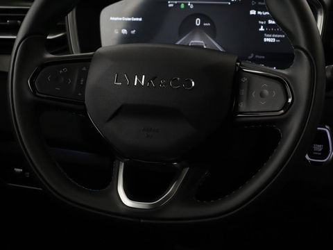 Lynk & Co 01 1.5 Plug In | Panoramadak | Infinity by Harman | 360 camera | Adaptive cruise | Stoelverwarming | Carplay | Memory | Full LED