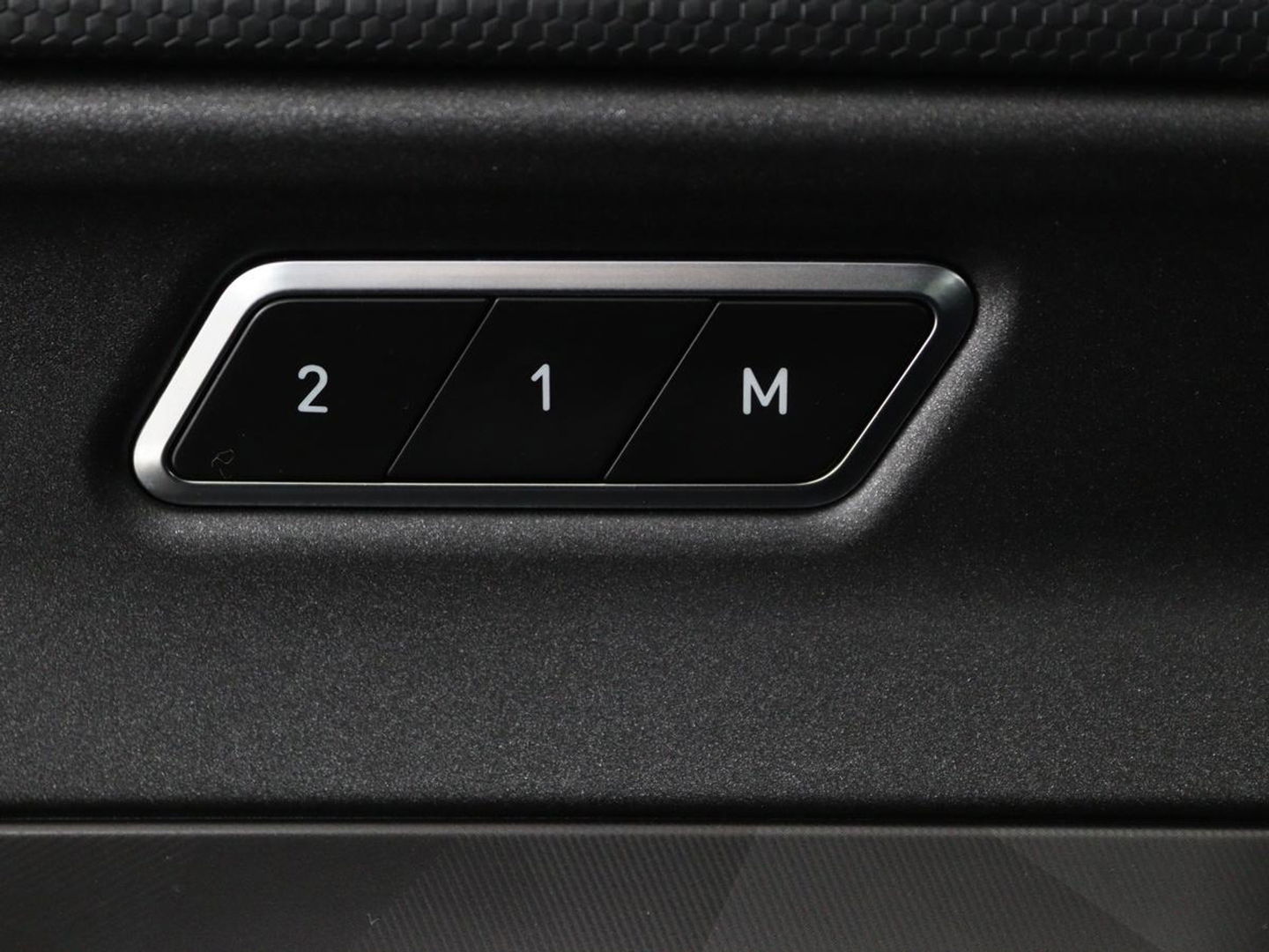 Lynk & Co 01 1.5 Plug In | Panoramadak | Infinity by Harman | 360 camera | Adaptive cruise | Stoelverwarming | Carplay | Memory | Full LED