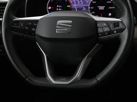 SEAT Leon 1.4 TSI e-Hybrid PHEV | Stoel & stuurverwarming | Leder/Alcantara | Carplay | Camera | Navigatie | Memory | Park Assist | Full LED