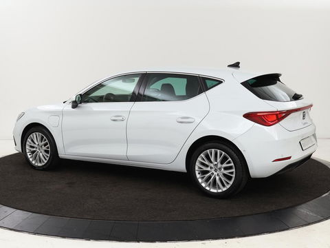 SEAT Leon 1.4 TSI e-Hybrid PHEV | Stoel & stuurverwarming | Leder/Alcantara | Carplay | Camera | Navigatie | Memory | Park Assist | Full LED
