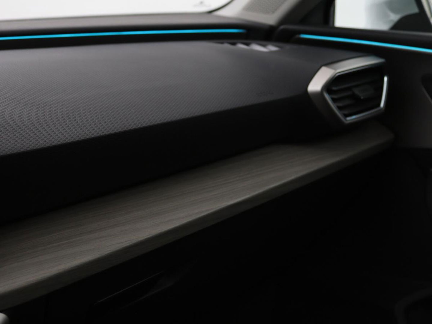 SEAT Leon 1.4 TSI e-Hybrid PHEV | Stoel & stuurverwarming | Leder/Alcantara | Carplay | Camera | Navigatie | Memory | Park Assist | Full LED