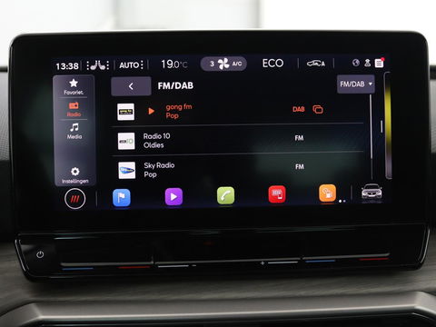 SEAT Leon 1.4 TSI e-Hybrid PHEV | Stoel & stuurverwarming | Leder/Alcantara | Carplay | Camera | Navigatie | Memory | Park Assist | Full LED