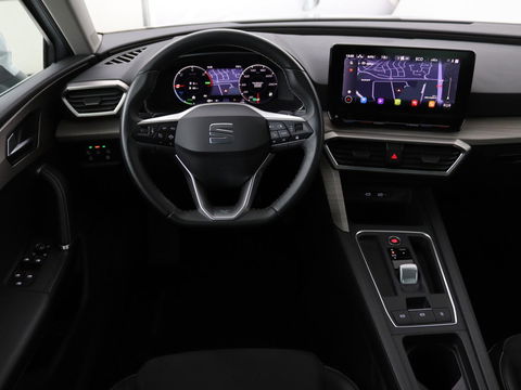 SEAT Leon 1.4 TSI e-Hybrid PHEV | Stoel & stuurverwarming | Leder/Alcantara | Carplay | Camera | Navigatie | Memory | Park Assist | Full LED