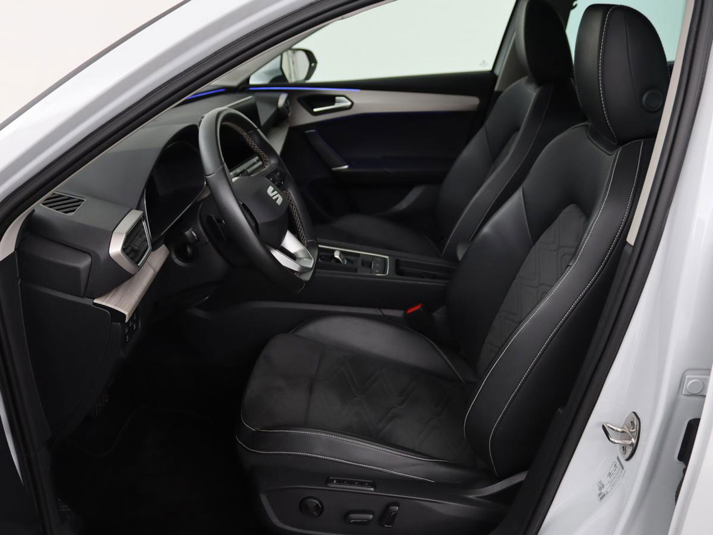 SEAT Leon 1.4 TSI e-Hybrid PHEV | Stoel & stuurverwarming | Leder/Alcantara | Carplay | Camera | Navigatie | Memory | Park Assist | Full LED