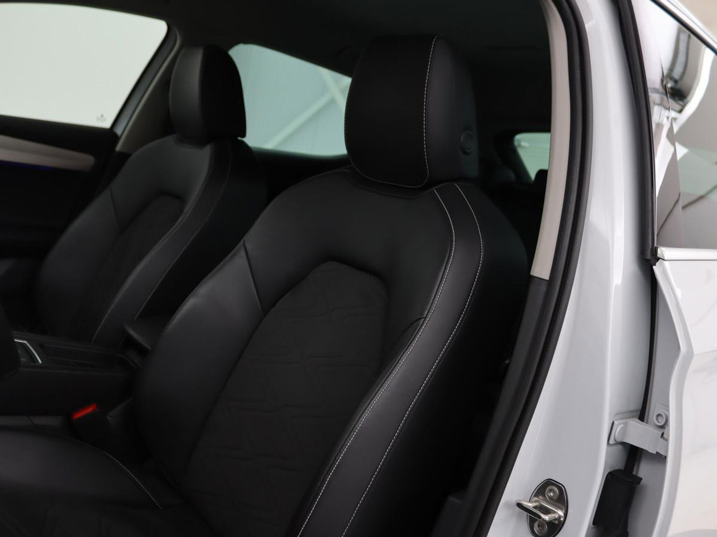 SEAT Leon 1.4 TSI e-Hybrid PHEV | Stoel & stuurverwarming | Leder/Alcantara | Carplay | Camera | Navigatie | Memory | Park Assist | Full LED
