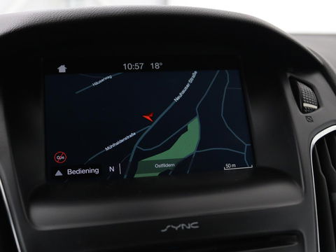 Ford Focus 1.0 EcoBoost 140pk ST-Line | Stoel & stuurverwarming | Xenon | Carplay | Navigatie | Climate control | Parkeerhulp | Cruise control