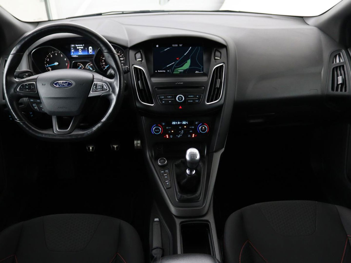 Ford Focus 1.0 EcoBoost 140pk ST-Line | Stoel & stuurverwarming | Xenon | Carplay | Navigatie | Climate control | Parkeerhulp | Cruise control