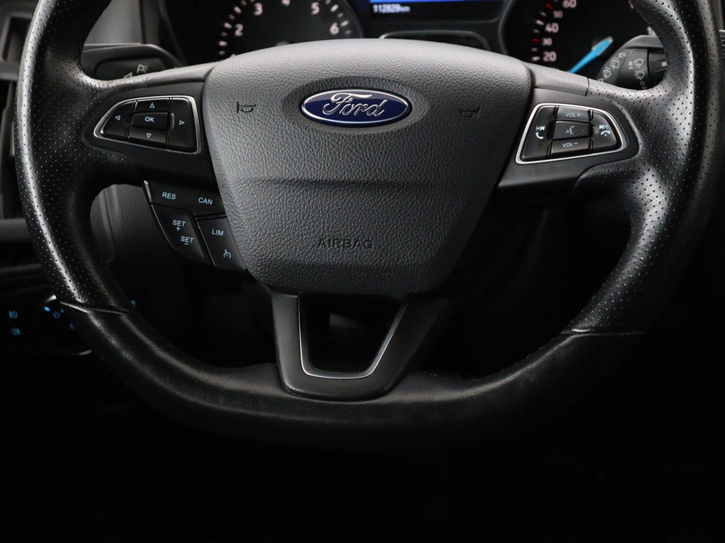 Ford Focus 1.0 EcoBoost 140pk ST-Line | Stoel & stuurverwarming | Xenon | Carplay | Navigatie | Climate control | Parkeerhulp | Cruise control