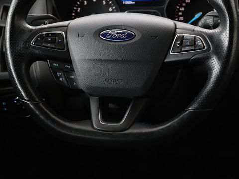 Ford Focus 1.0 EcoBoost 140pk ST-Line | Stoel & stuurverwarming | Xenon | Carplay | Navigatie | Climate control | Parkeerhulp | Cruise control