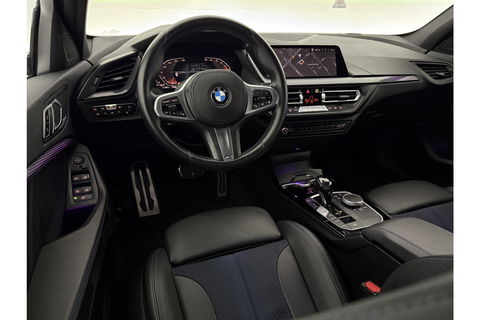 BMW 1-serie 118i M Sport LED Camera Carplay Sfeerverl. Clima Cruise Virtual Navi PDC 18"LMV