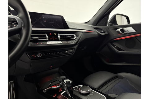 BMW 1-serie 118i M Sport LED Camera Carplay Sfeerverl. Clima Cruise Virtual Navi PDC 18"LMV