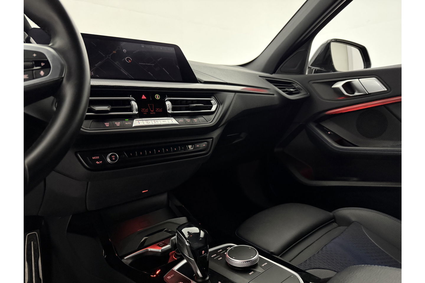 BMW 1-serie 118i M Sport LED Camera Carplay Sfeerverl. Clima Cruise Virtual Navi PDC 18"LMV