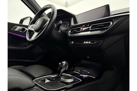 BMW 1-serie 118i M Sport LED Camera Carplay Sfeerverl. Clima Cruise Virtual Navi PDC 18"LMV