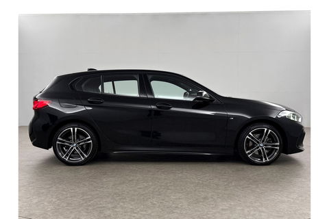 BMW 1-serie 118i M Sport LED Camera Carplay Sfeerverl. Clima Cruise Virtual Navi PDC 18"LMV
