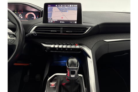 Peugeot 5008 1.2 PureTech GT-Line 7p 360 Camera Pano Virtual LED Sfeerverl. Trekhaak Carplay Cruise Clima 19"LMV Navi PDC