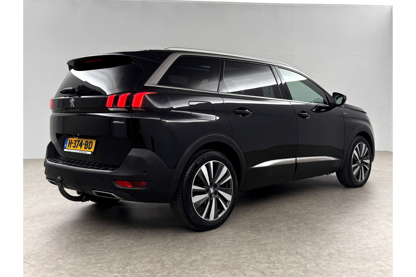Peugeot 5008 1.2 PureTech GT-Line 7p 360 Camera Pano Virtual LED Sfeerverl. Trekhaak Carplay Cruise Clima 19"LMV Navi PDC