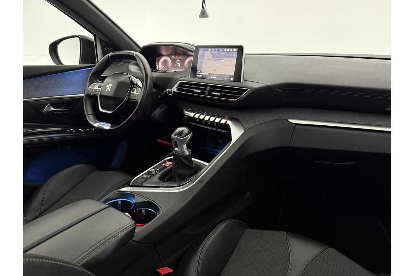 Peugeot 5008 1.2 PureTech GT-Line 7p 360 Camera Pano Virtual LED Sfeerverl. Trekhaak Carplay Cruise Clima 19"LMV Navi PDC