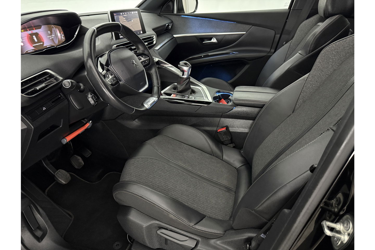 Peugeot 5008 1.2 PureTech GT-Line 7p 360 Camera Pano Virtual LED Sfeerverl. Trekhaak Carplay Cruise Clima 19"LMV Navi PDC