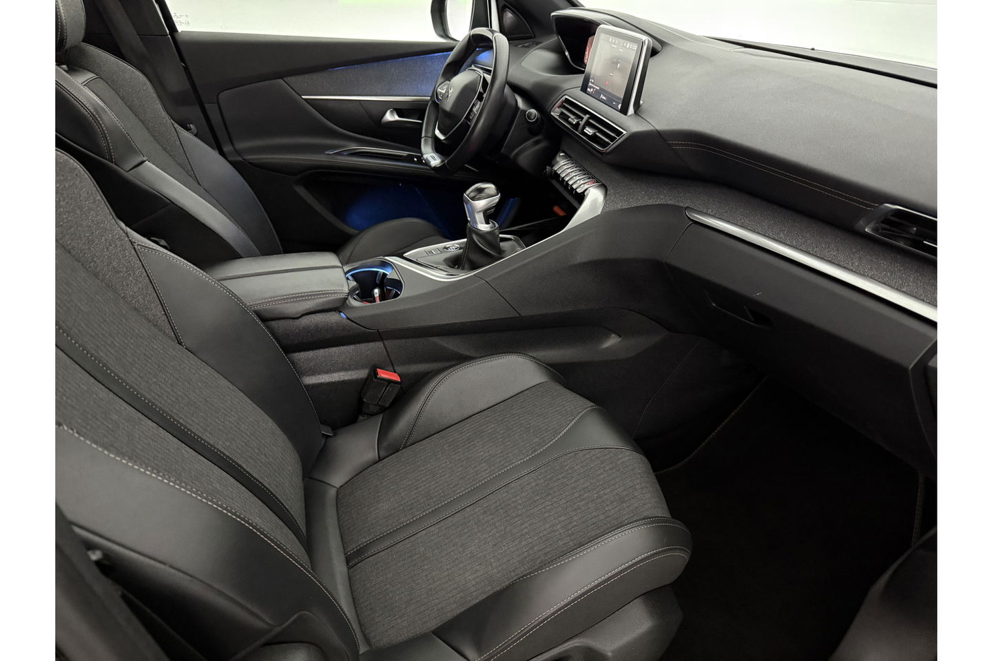 Peugeot 5008 1.2 PureTech GT-Line 7p 360 Camera Pano Virtual LED Sfeerverl. Trekhaak Carplay Cruise Clima 19"LMV Navi PDC