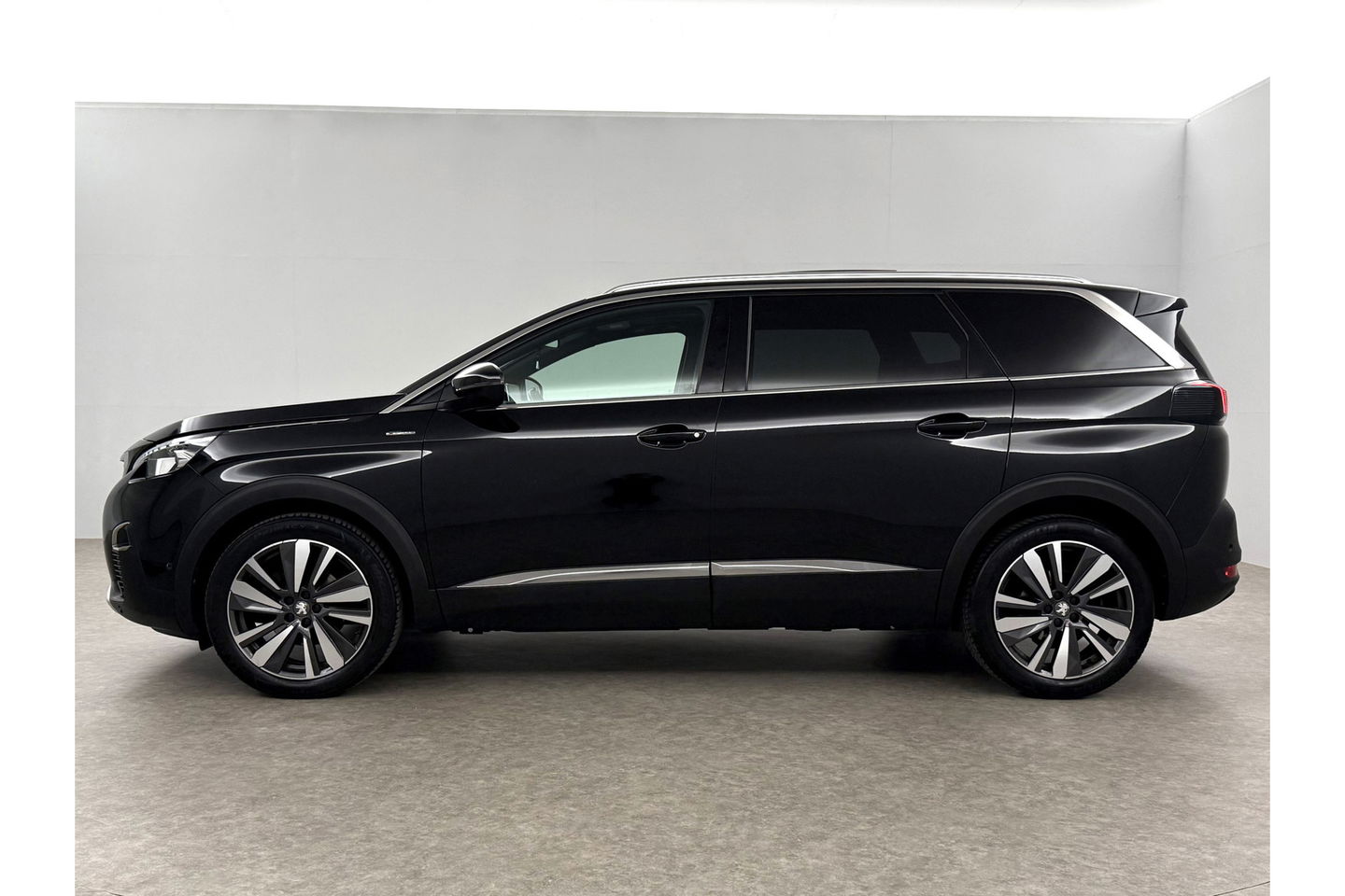 Peugeot 5008 1.2 PureTech GT-Line 7p 360 Camera Pano Virtual LED Sfeerverl. Trekhaak Carplay Cruise Clima 19"LMV Navi PDC