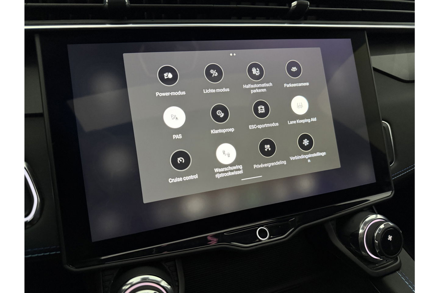 Lynk Co 01 1.5 262PK Hybride 360Camera Pano LED Sfeerverl. Virtual Carplay ACC Clima Memory Navi 20"LMV Winterpack!