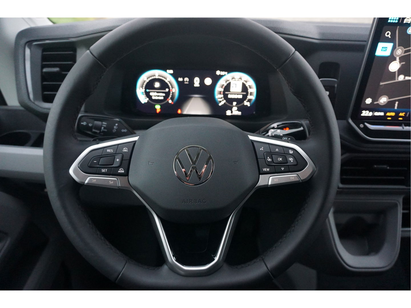 Volkswagen Crafter 35 177PK L3H2 AUT Facelift BPM VRIJ!! 13" Navi, Cam, Gev. Stoel, Alarm, LED!! NR. 315