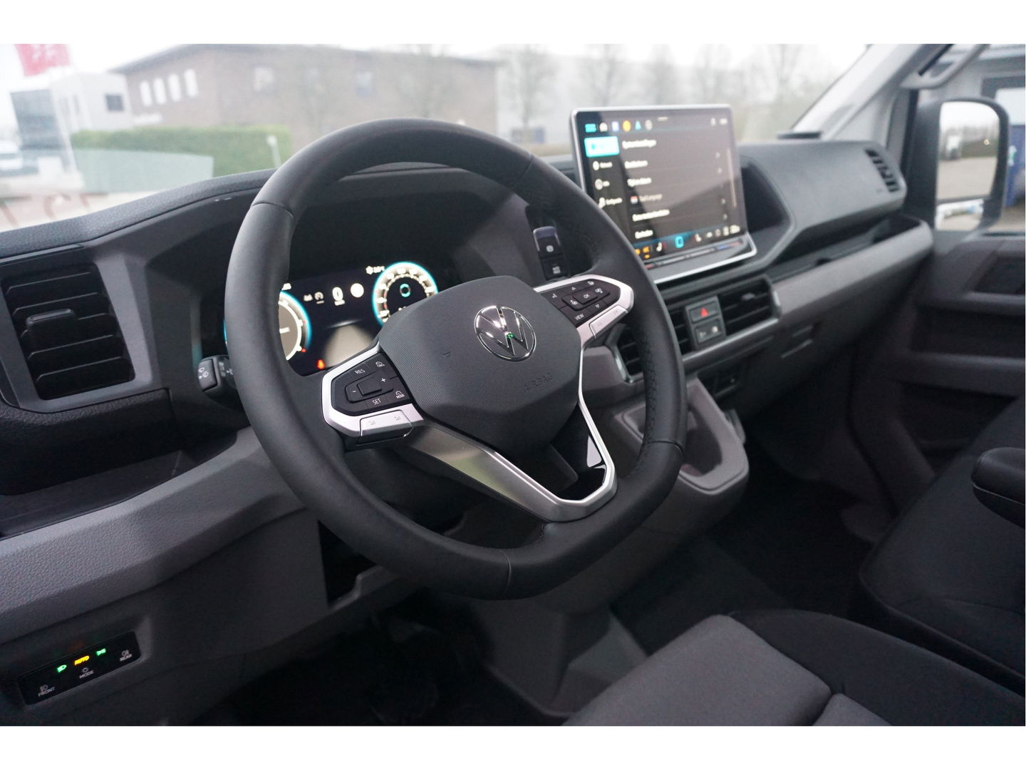 Volkswagen Crafter 35 177PK L3H2 AUT Facelift BPM VRIJ!! 13" Navi, Cam, Gev. Stoel, Alarm, LED!! NR. 315