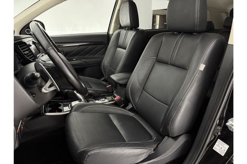 Mitsubishi Outlander 2.0 PHEV Hybride 360 Camera LED Clima Navigatie Leder 18"LMV