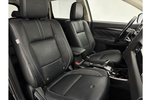 Mitsubishi Outlander 2.0 PHEV Hybride 360 Camera LED Clima Navigatie Leder 18"LMV