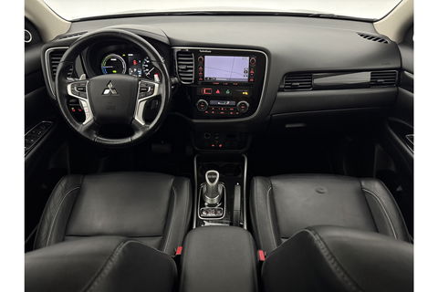 Mitsubishi Outlander 2.0 PHEV Hybride 360 Camera LED Clima Navigatie Leder 18"LMV