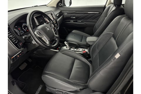 Mitsubishi Outlander 2.0 PHEV Hybride 360 Camera LED Clima Navigatie Leder 18"LMV