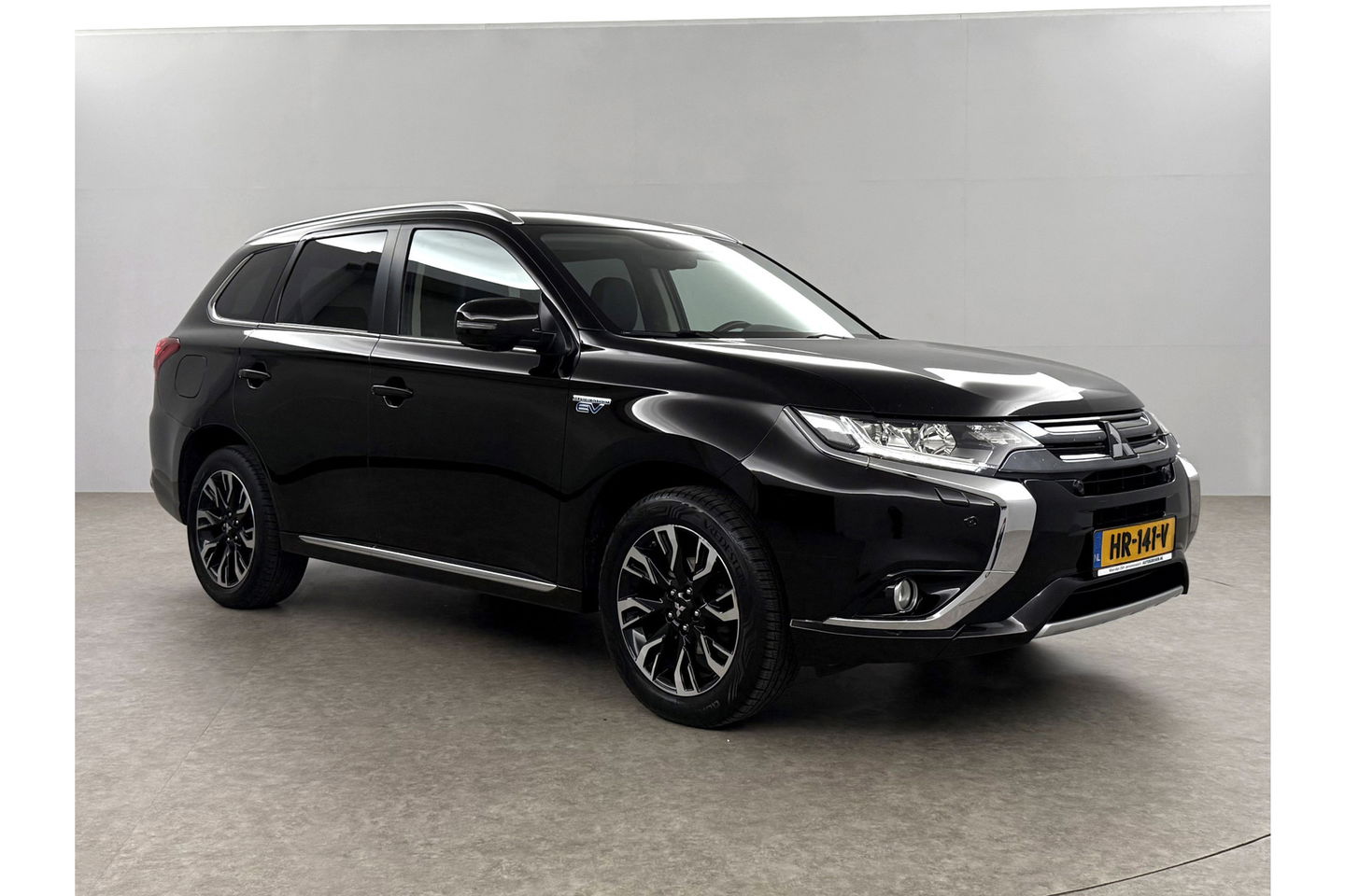 Mitsubishi Outlander 2.0 PHEV Hybride 360 Camera LED Clima Navigatie Leder 18"LMV
