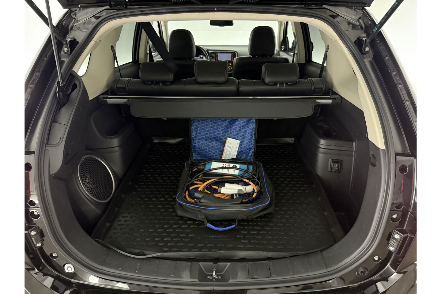 Mitsubishi Outlander 2.0 PHEV Hybride 360 Camera LED Clima Navigatie Leder 18"LMV