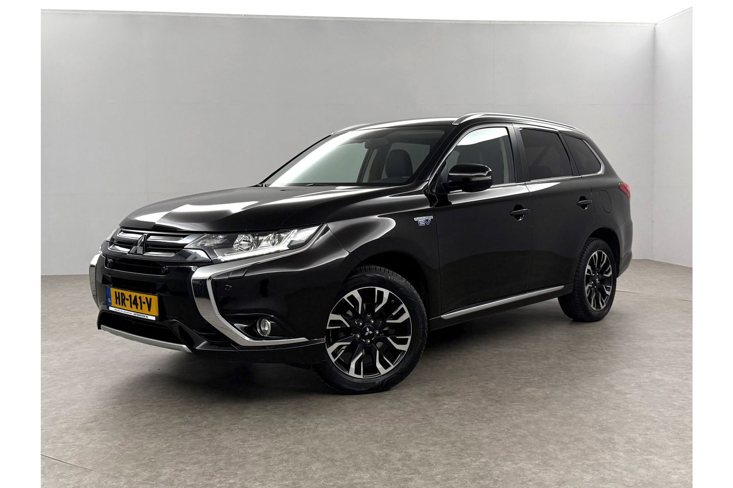 Mitsubishi Outlander 2.0 PHEV Hybride 360 Camera LED Clima Navigatie Leder 18"LMV