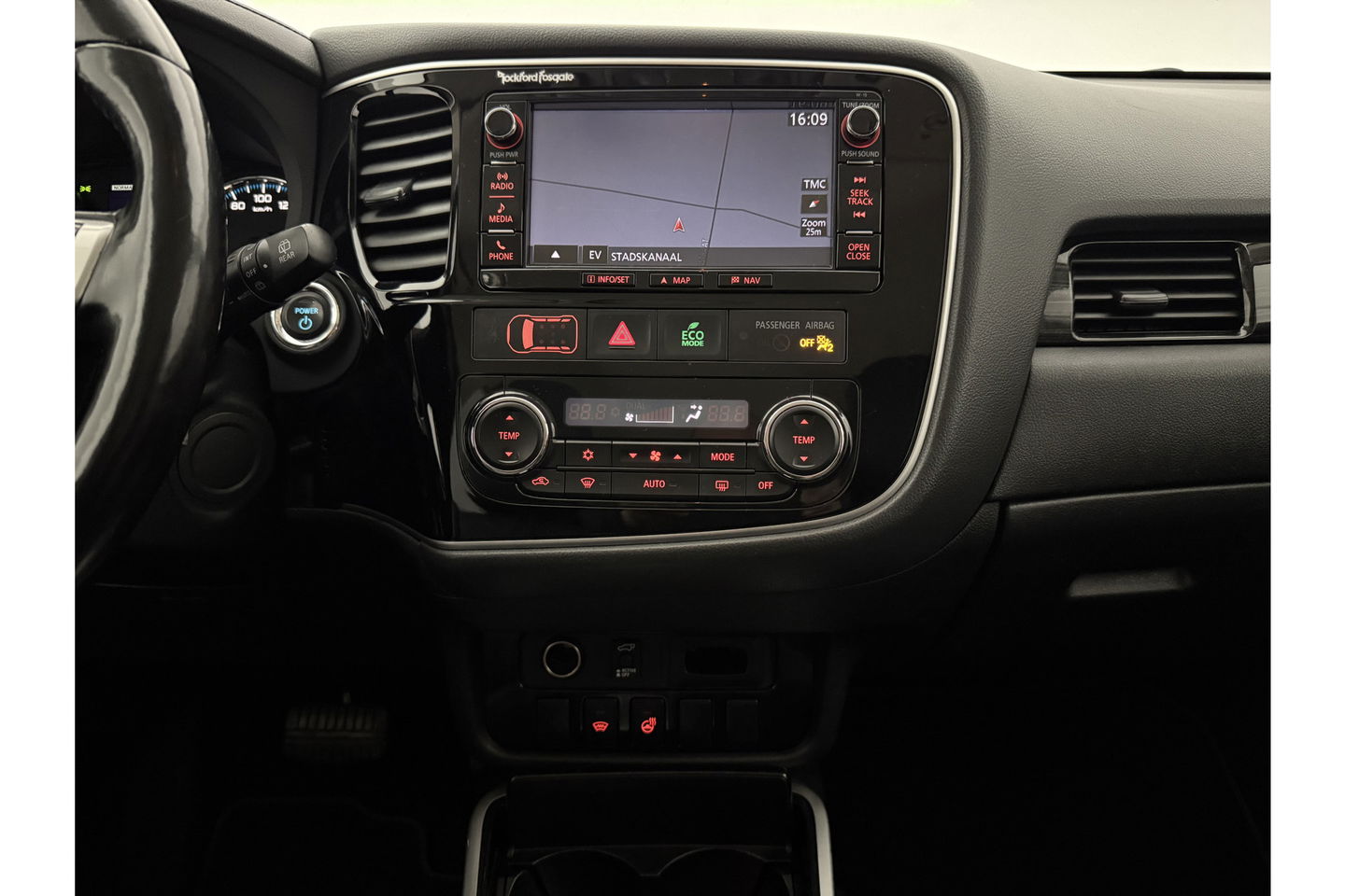 Mitsubishi Outlander 2.0 PHEV Hybride 360 Camera LED Clima Navigatie Leder 18"LMV