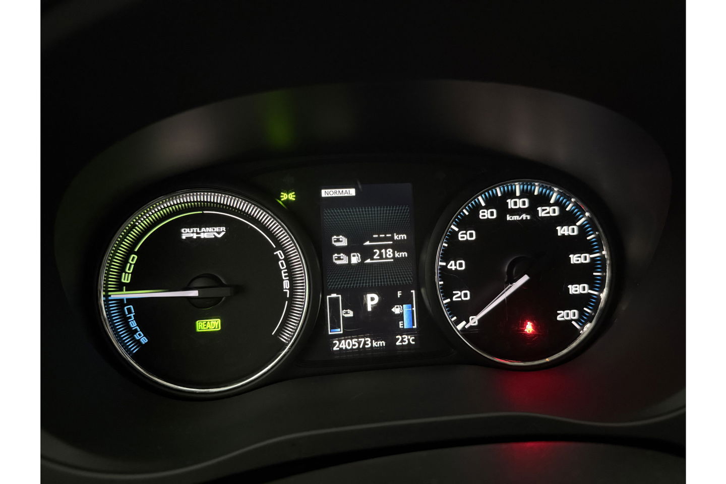 Mitsubishi Outlander 2.0 PHEV Hybride 360 Camera LED Clima Navigatie Leder 18"LMV