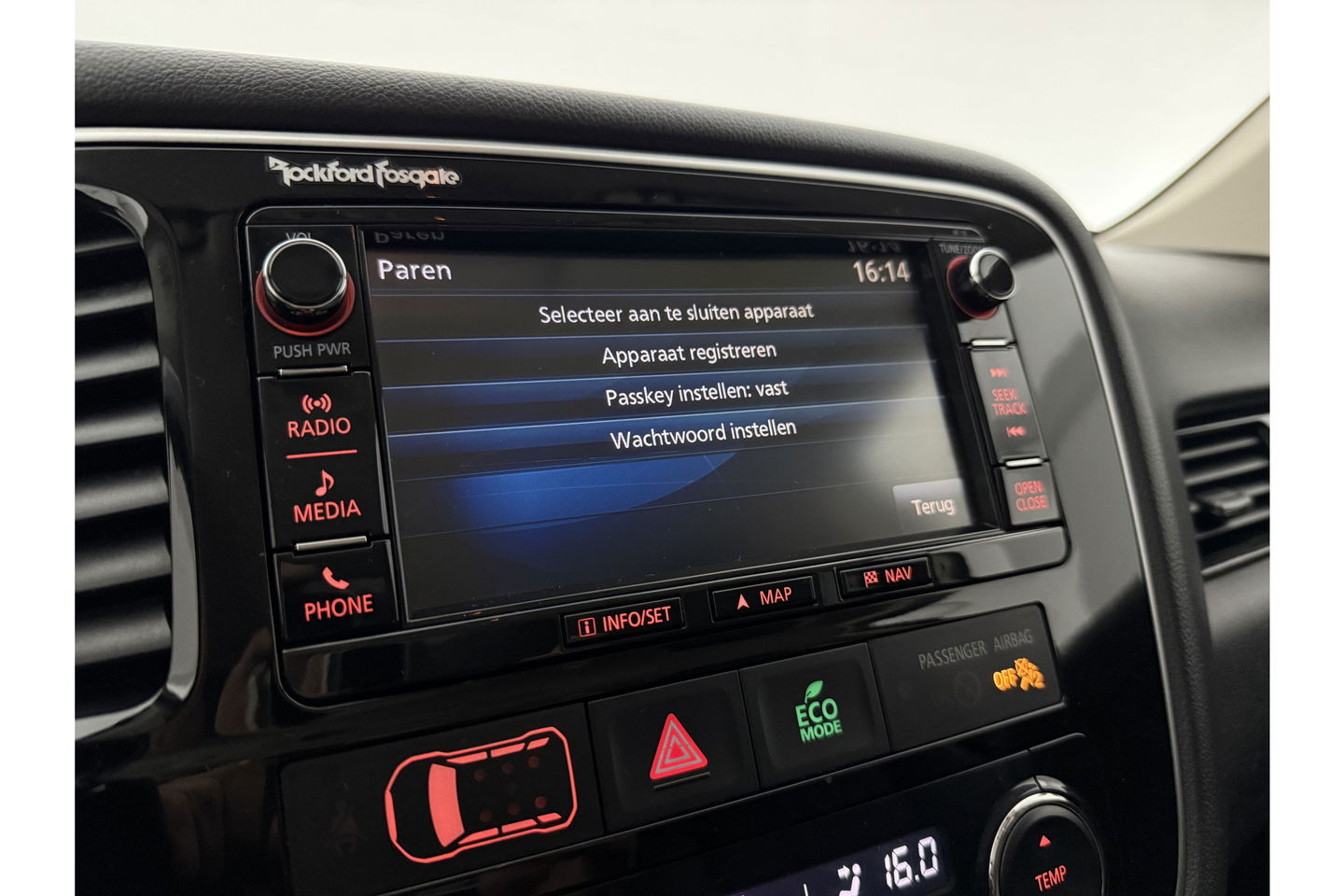 Mitsubishi Outlander 2.0 PHEV Hybride 360 Camera LED Clima Navigatie Leder 18"LMV